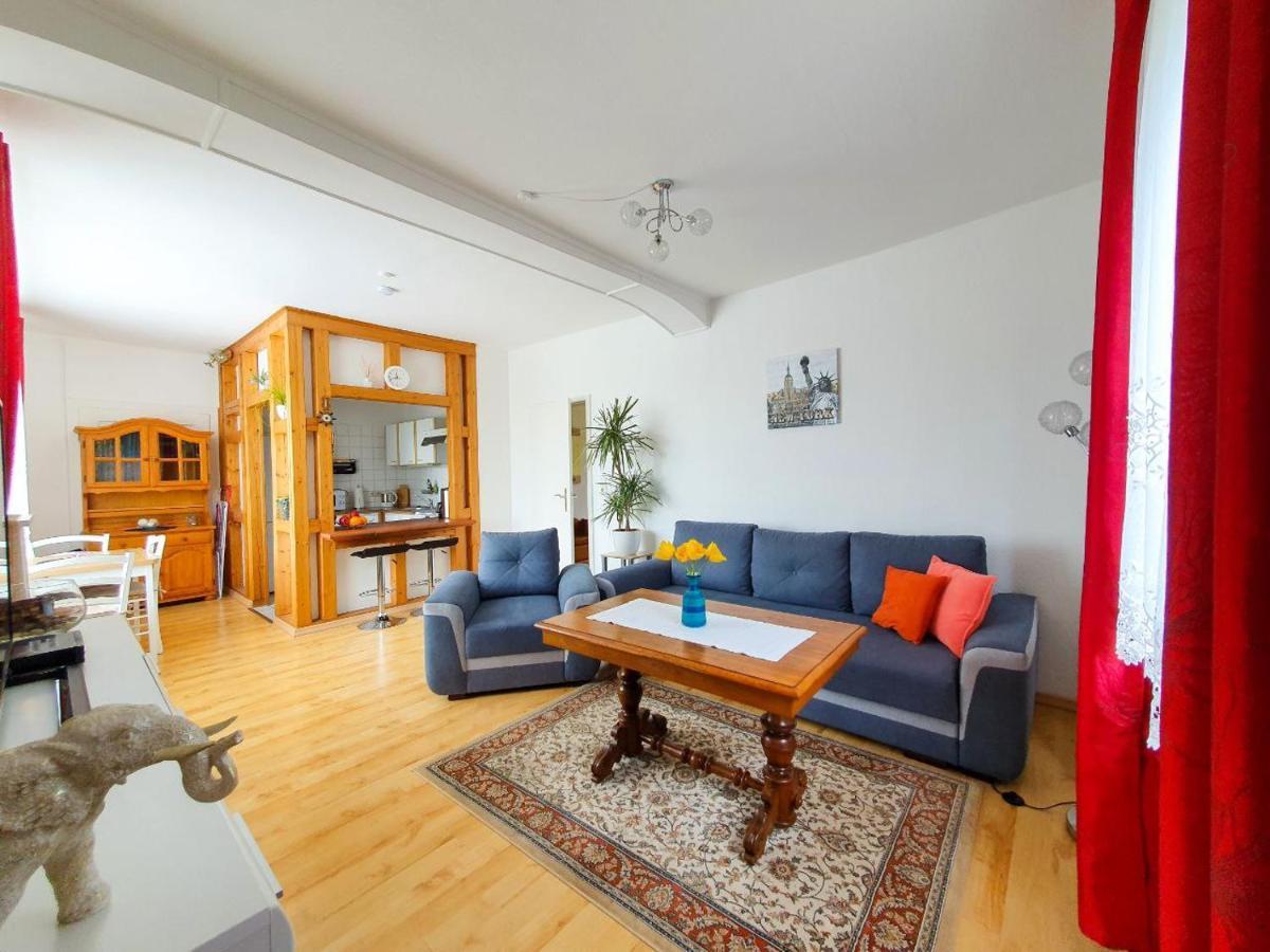 Am Alten Haus *